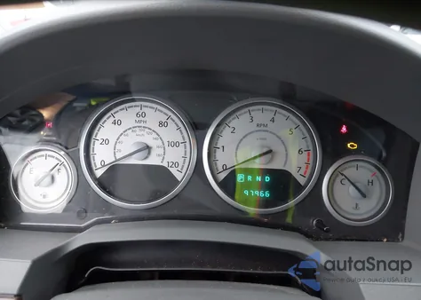 2010 Chrysler Town & Country New Lx z USA, uszkodzony, nr VIN 2A4RR2D16AR414672